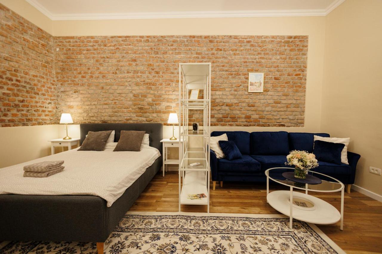 טימישוארה Jolie Flat In The Heart Of The City מראה חיצוני תמונה
