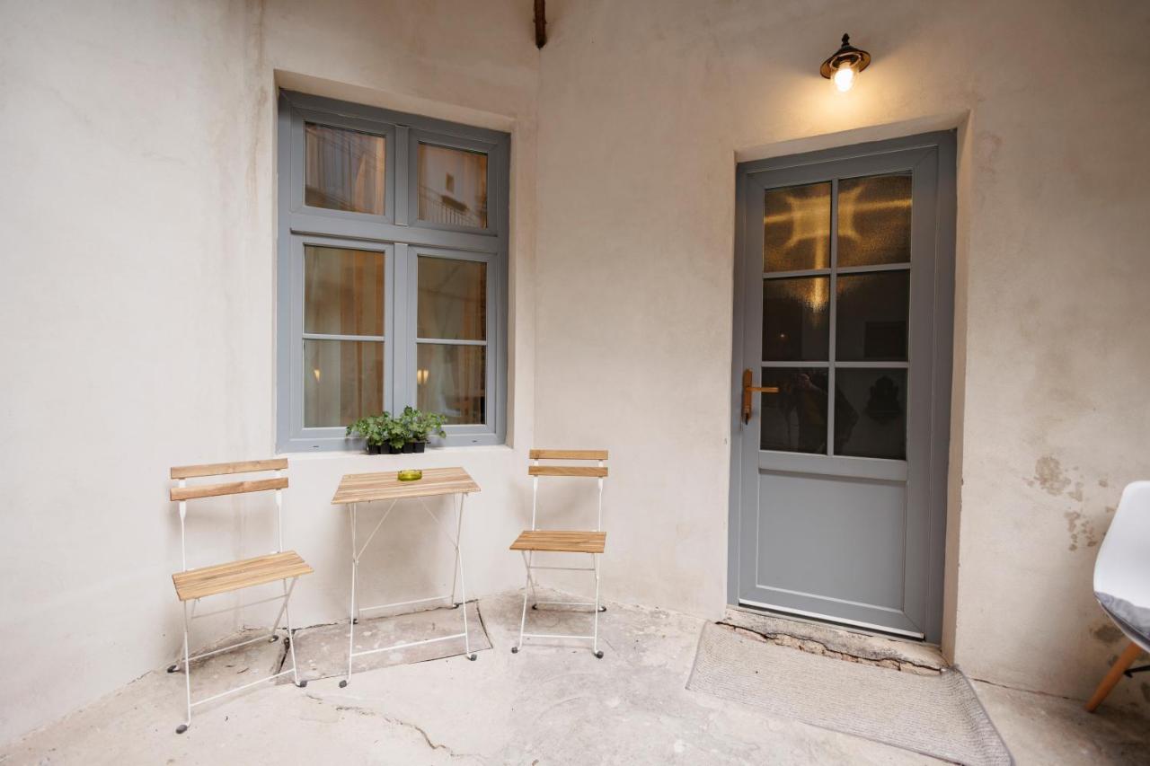 טימישוארה Jolie Flat In The Heart Of The City מראה חיצוני תמונה
