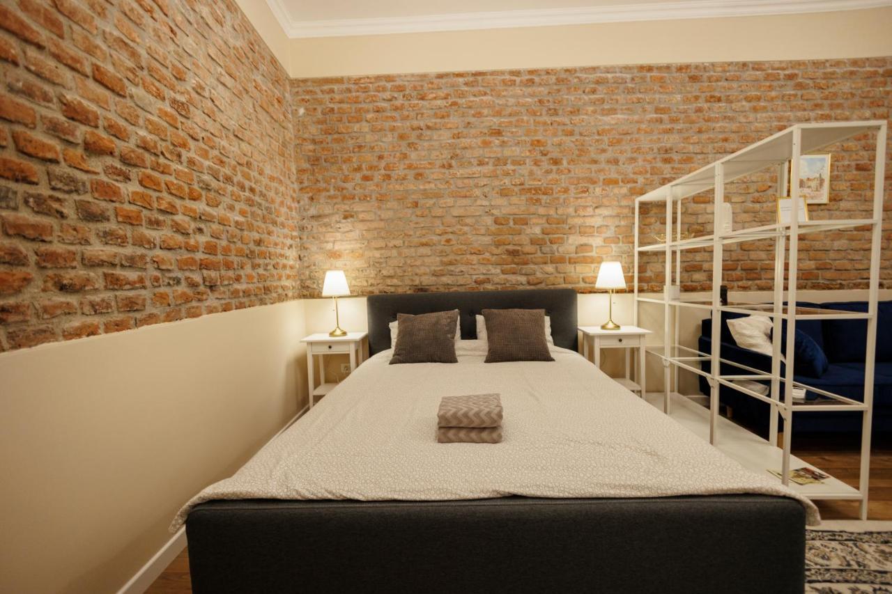 טימישוארה Jolie Flat In The Heart Of The City מראה חיצוני תמונה