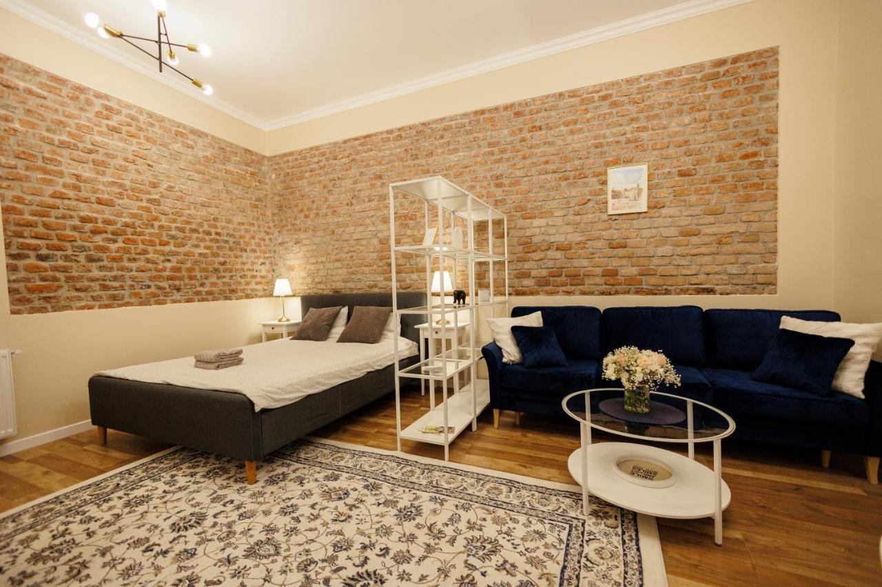טימישוארה Jolie Flat In The Heart Of The City מראה חיצוני תמונה