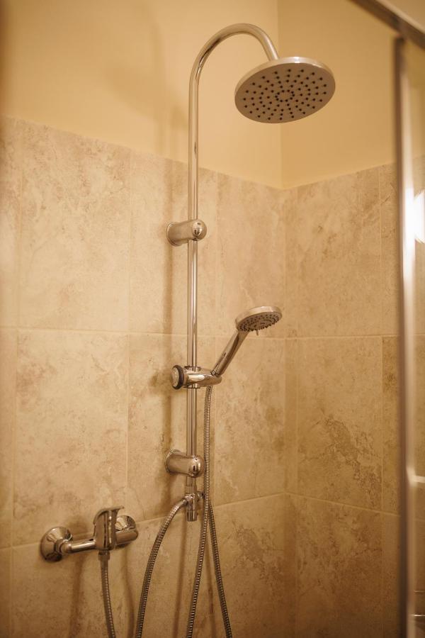 טימישוארה Jolie Flat In The Heart Of The City מראה חיצוני תמונה